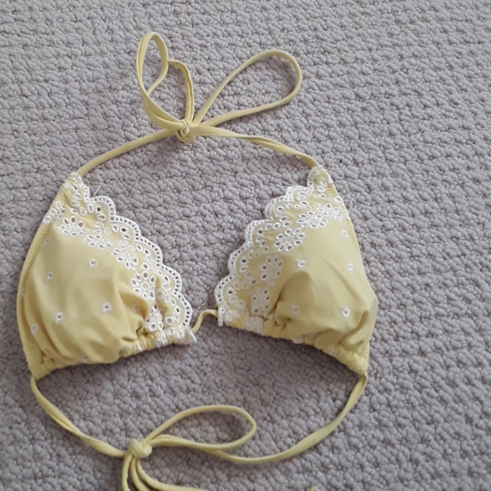 Xhilaration swim suit top